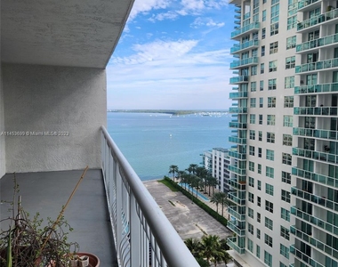 1200 Brickell Bay Dr - Photo Thumbnail 2