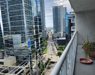 1200 Brickell Bay Dr - Photo Thumbnail 4