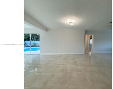 3121 Sw 16th Ct - Photo Thumbnail 12