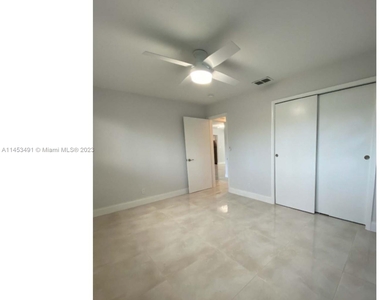 3121 Sw 16th Ct - Photo Thumbnail 20