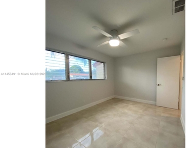 3121 Sw 16th Ct - Photo Thumbnail 22