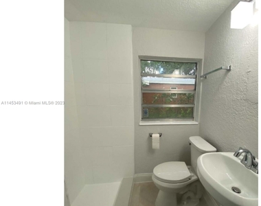 3121 Sw 16th Ct - Photo Thumbnail 19