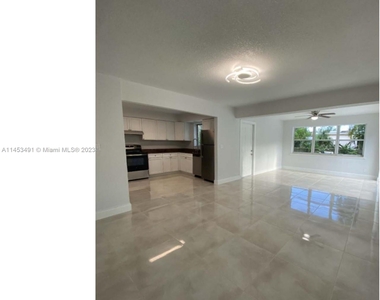 3121 Sw 16th Ct - Photo Thumbnail 10