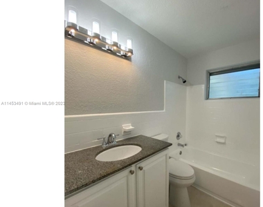 3121 Sw 16th Ct - Photo Thumbnail 25