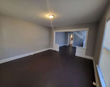 856 N Tacoma Avenue - Photo Thumbnail 5