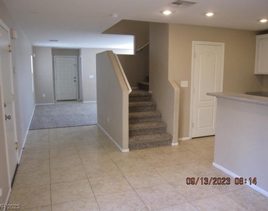 3841 Aspen Cove Street - Photo Thumbnail 7