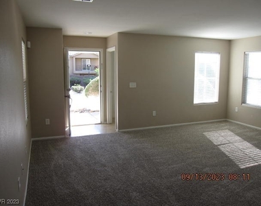 3841 Aspen Cove Street - Photo Thumbnail 3