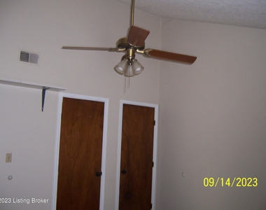 11007 Walbridge Ct - Photo Thumbnail 19