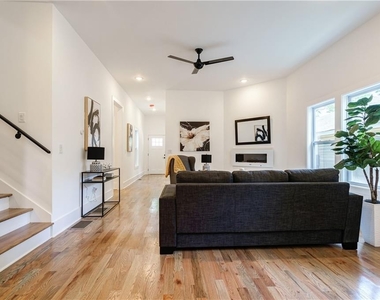 955 Smith Street Sw - Photo Thumbnail 14