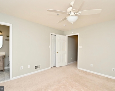 998 Harrison Circle - Photo Thumbnail 31