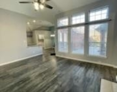 9519 Vista Circle - Photo Thumbnail 10