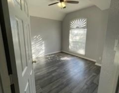 9519 Vista Circle - Photo Thumbnail 18