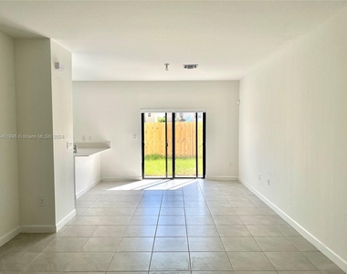 11918 Sw 247 Terrace - Photo Thumbnail 1