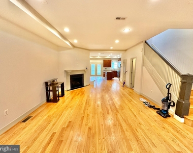 1344 Otis Place Nw - Photo Thumbnail 2