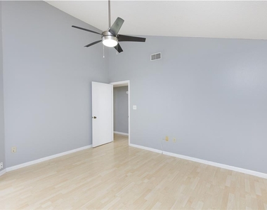 3127 W Sligh Avenue - Photo Thumbnail 14