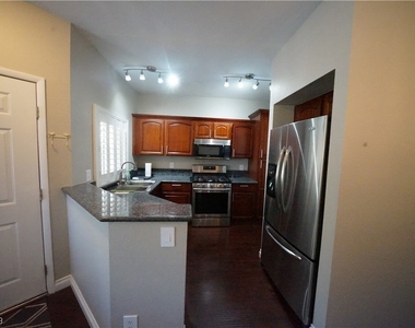 251 S Green Valley Parkway - Photo Thumbnail 20