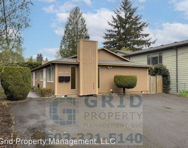 4533-4535 Ne 42nd Avenue - Photo Thumbnail 2