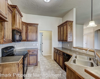 8820 Sw 48th - Photo Thumbnail 15