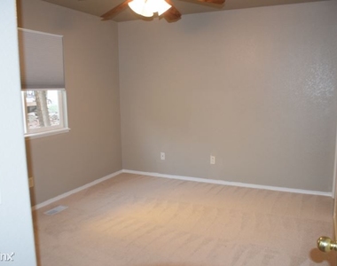 6886 Ketchum Dr - Photo Thumbnail 10