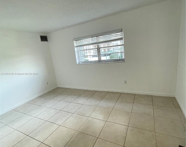 2201 Brickell Ave - Photo Thumbnail 27