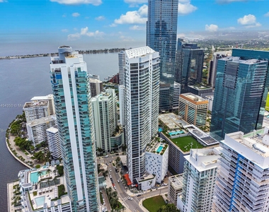 1300 Brickell Bay Dr - Photo Thumbnail 41