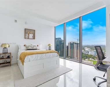 1300 Brickell Bay Dr - Photo Thumbnail 22