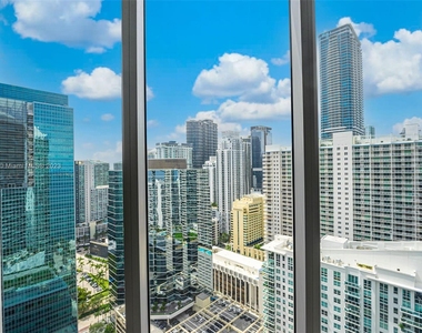 1300 Brickell Bay Dr - Photo Thumbnail 24