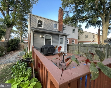 2221 Arlington Terrace - Photo Thumbnail 10