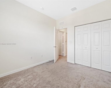 10563 W 33rd Ct - Photo Thumbnail 21