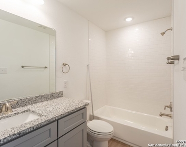 7607 Gramercy Way - Photo Thumbnail 11