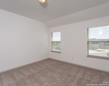 7607 Gramercy Way - Photo Thumbnail 8