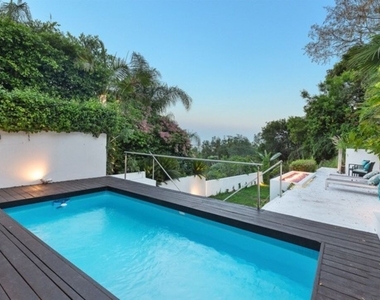 8380 Hollywood - Photo Thumbnail 26