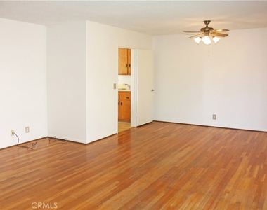 8625 Crescent Avenue - Photo Thumbnail 5