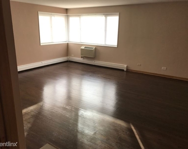 1119 Greenleaf - Photo Thumbnail 2