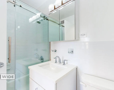 240 East 82nd Street - Photo Thumbnail 4