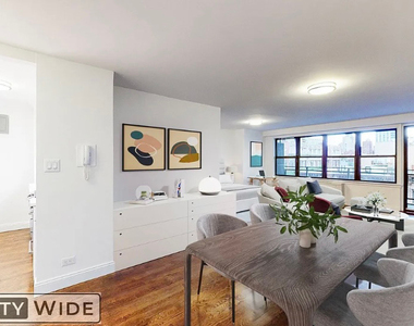 240 East 82nd Street - Photo Thumbnail 2