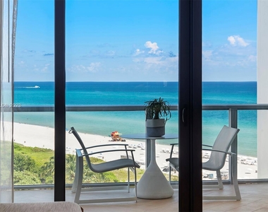 2201 Collins Ave - Photo Thumbnail 1