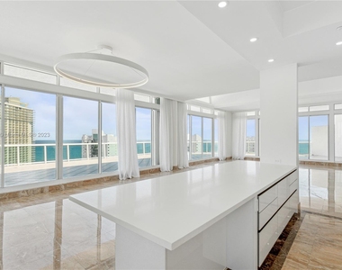 16400 Collins Ave - Photo Thumbnail 5