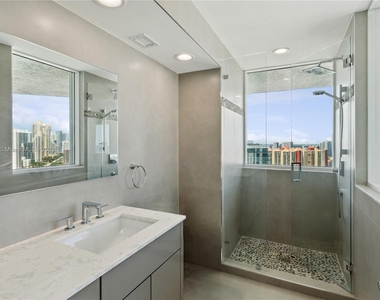 16400 Collins Ave - Photo Thumbnail 17