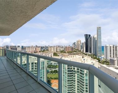 16400 Collins Ave - Photo Thumbnail 13