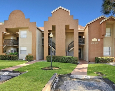 711 Sw 113th Way - Photo Thumbnail 1