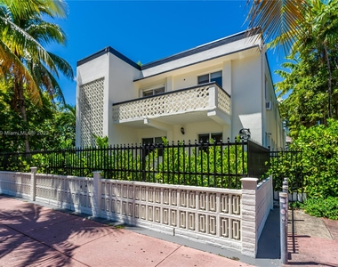 428 Collins Ave - Photo Thumbnail 29