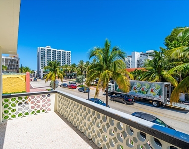 428 Collins Ave - Photo Thumbnail 39