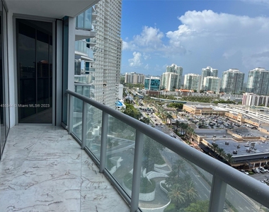 17121 Collins Ave - Photo Thumbnail 33