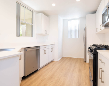 27105 Silver Oak Lane - Photo Thumbnail 28