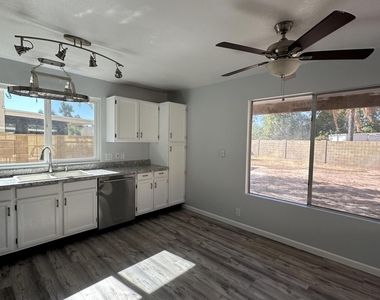 4060 W Camino Del Rio Drive - Photo Thumbnail 8