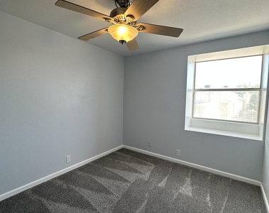 4060 W Camino Del Rio Drive - Photo Thumbnail 11