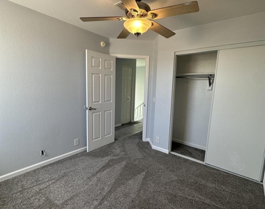 4060 W Camino Del Rio Drive - Photo Thumbnail 12