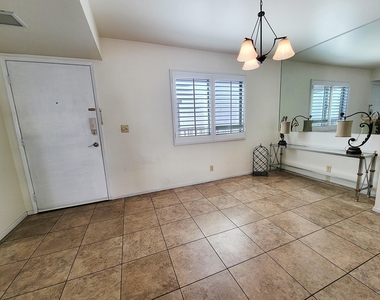 1050 E Ramon Road - Photo Thumbnail 10