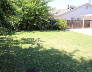 5654 N Violet Avenue - Photo Thumbnail 26